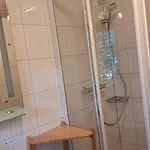 Shelley Apartment *